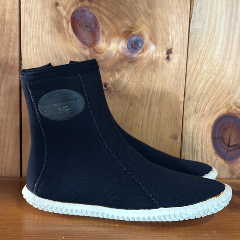 AKONA Standard 3mm Tall Neoprene Boots AKBT 302 size 7